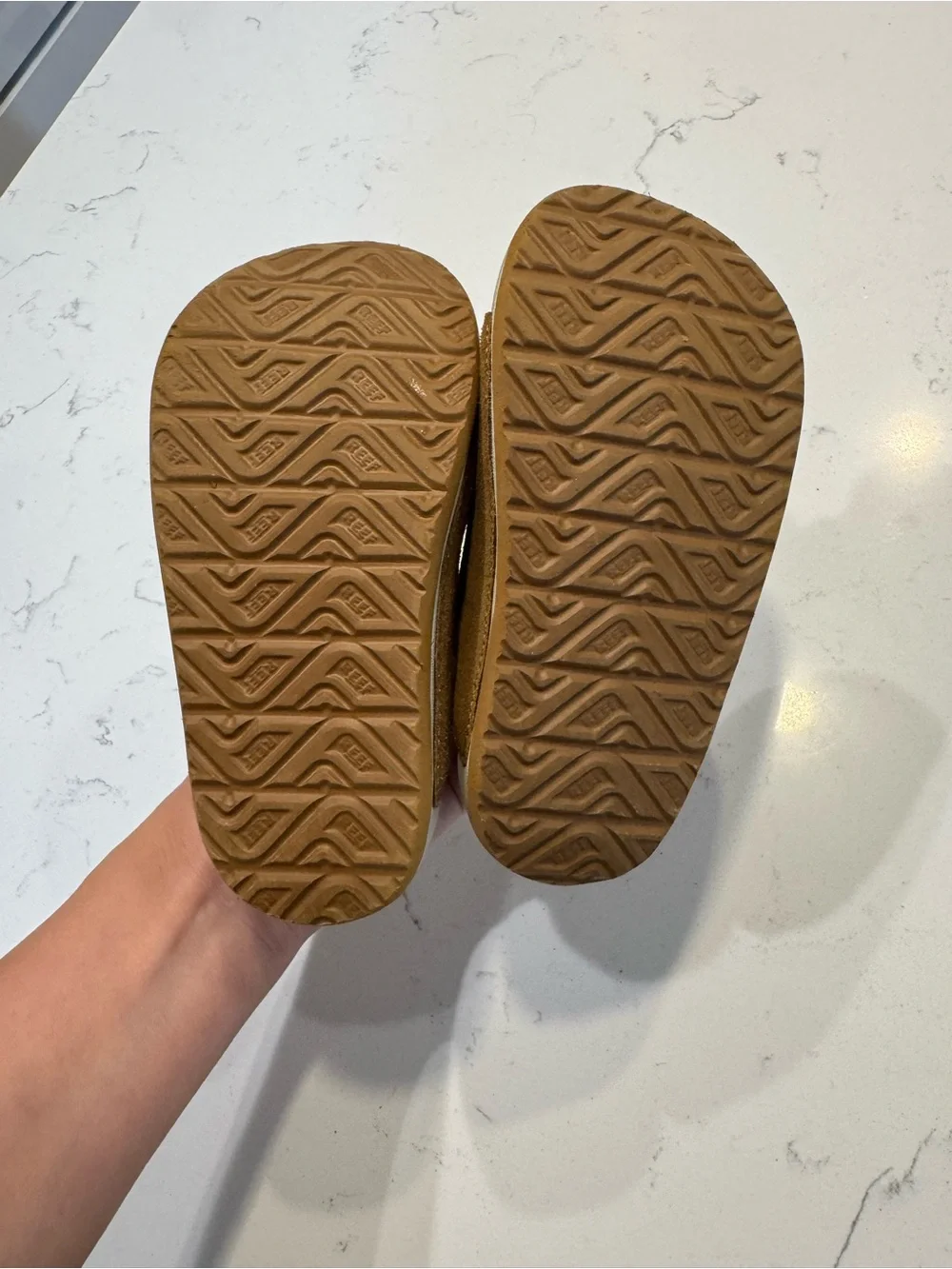 Reef Kids' Little Ojai sandals in tan suede Toddler size 9